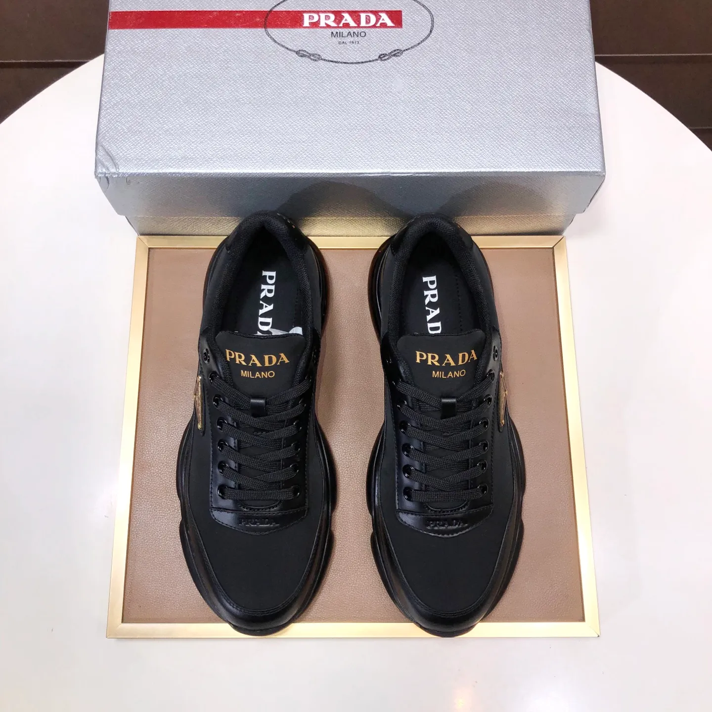 Men's shoes 💰700💰[PRADA] Men's shoes counter hot sale, official website synchronization, 👑Top version ✔️Original cowhide upper + cowhide lining, 1🆚1 replica, original original sole [black/blue/brown 3 colors] 🎯 Material: cowhide surface 🎯 Inner lining: cowhide 🎯 Sole: original molded outsole 🎯 size: Male 38-45 (45 is custom-made and cannot be returned or exchanged)